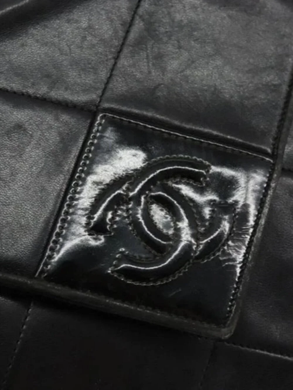 CHANEL Matelasse Shoulder Bag Lamb Skin Black Gold CC Auth BA8034